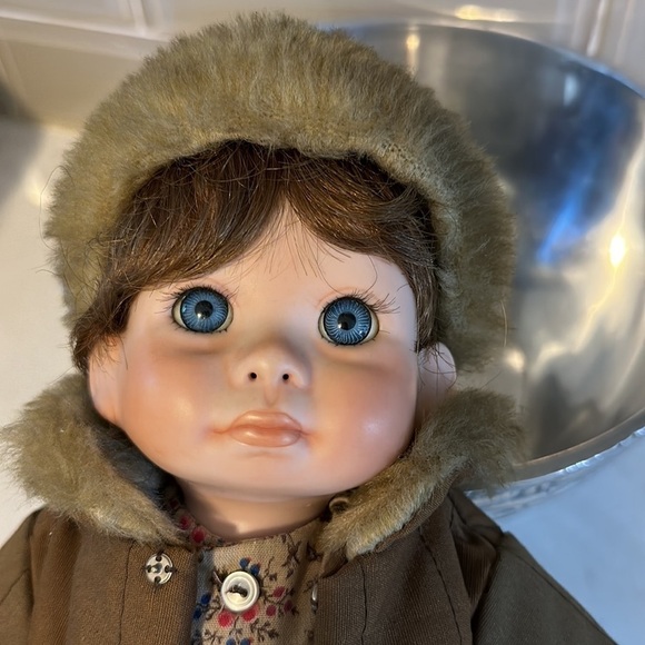 Lloyd & Lee Middleton Scottie Porcelain doll - Picture 2 of 8